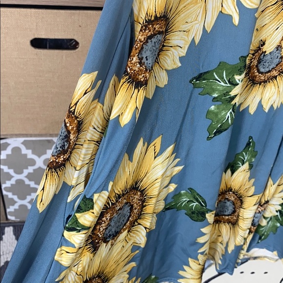 << Flowy Sunflower Summer Dress >> - Picture 7 of 7